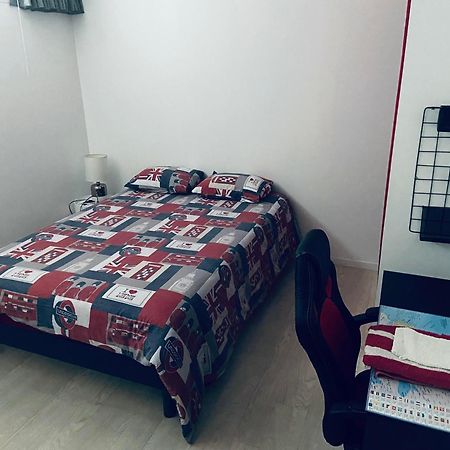 Apartament Chambre Privee Face A La Gare Tarbes Pokój zdjęcie