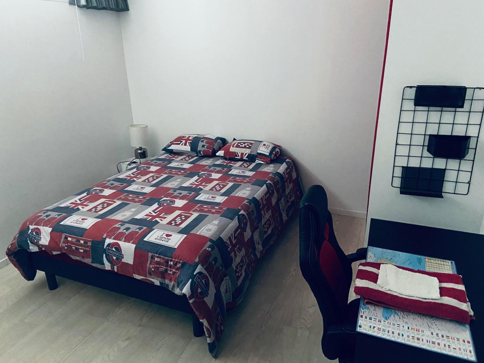 Apartament Chambre Privee Face A La Gare Tarbes Pokój zdjęcie